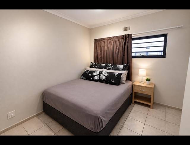 2 BEDROOM APARTMENT FOR SALE IN CLUBVIEW